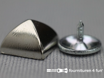 Studs 10mm piramide chroom - 10 stuks