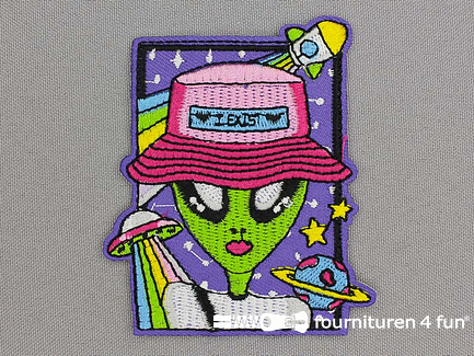 Applicatie 64x81mm alien met roze hoedje