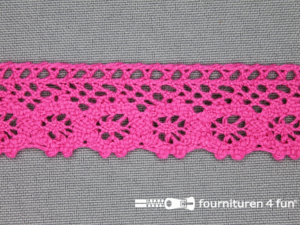 COUPON 9,5 meter (2 stukken, 7,8 + 1,7 meter) Ibiza broderie 23mm Fuchsia