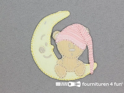 Applicatie 60x62mm beertje met baby roze slaapmuts 