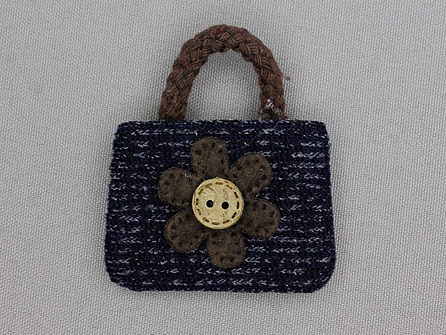 Quilt applicatie 50x55mm tas met bloem - donker blauw - bruin