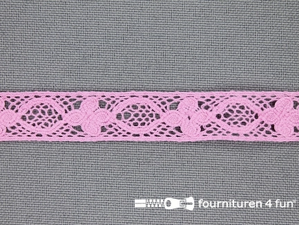 COUPON 8 meter Ibiza broderie 13mm barbie roze