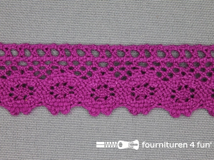 COUPON 9 meter (4 stukken, 4 + 1,2 + 1,5 + 2,3 meter) Ibiza broderie 23mm cyclaam