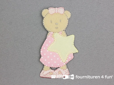 Applicatie 48x89mm beertje met baby roze jurk