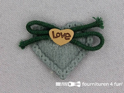 Decoratieve 3D applicatie - 30x28mm - hartje "Love" - grijs groen