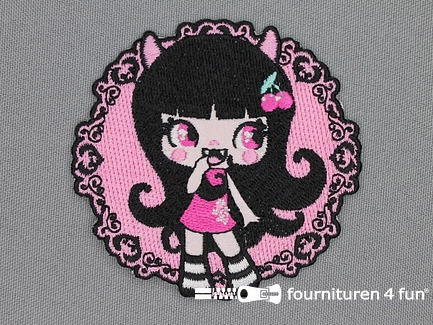 Charuca Cute Gothic - het schattige vampier meisje - applicatie 70x67mm