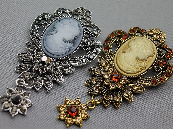 Broches & Corsages