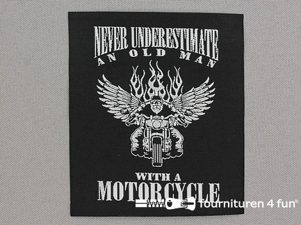 Applicatie 78x91mm Never underestimate an old man with a motorcycle