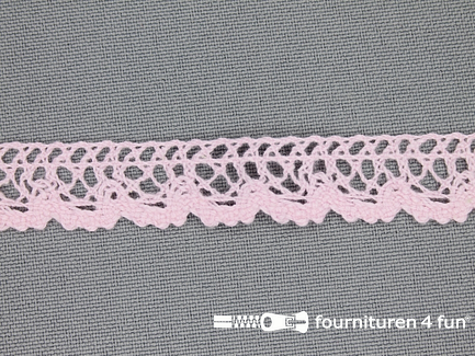 COUPON 8 meter Ibiza broderie 16mm licht roze