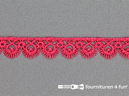 COUPON 6,8 meter Nylon broderie 15mm fuchsia roze