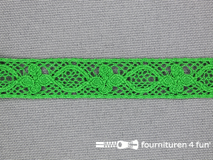 COUPON 7 meter (2 stukken, 2,5 + 4,5 meter) Ibiza broderie 13mm gras groen