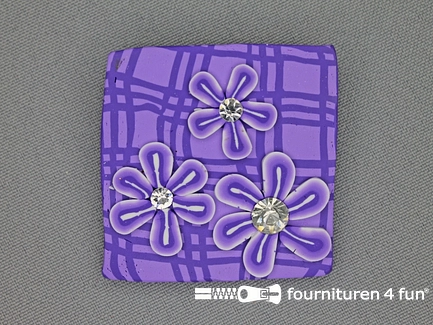 Trendy broche 45mm vierkant lila